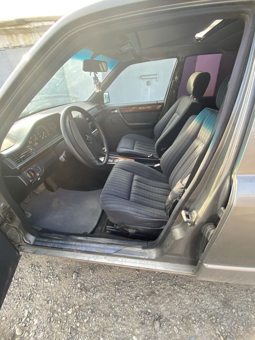 Продается Mercedes-Benz W124 E-Class, 3.0 (М103)