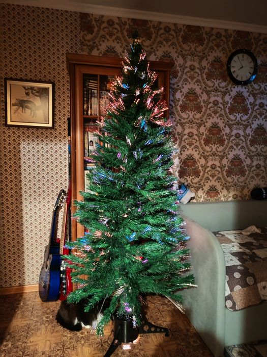 Продам ёлку 2,3м