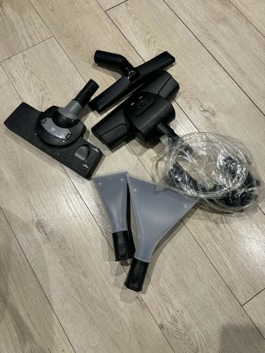 Прахосмукачка за мокро и сухо почистване Bosch Serie 4