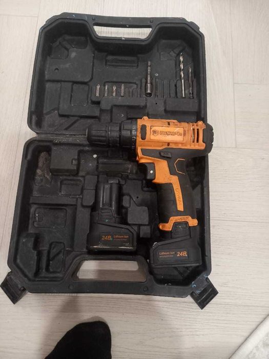 Продам  шуруповерт Вихрь