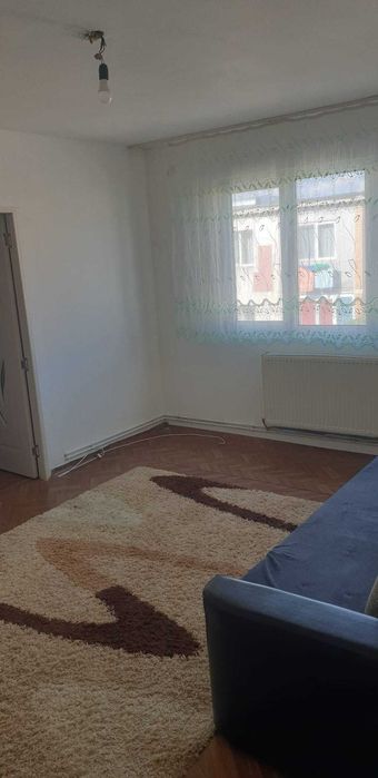 apartament cu doua camere de inchiriat