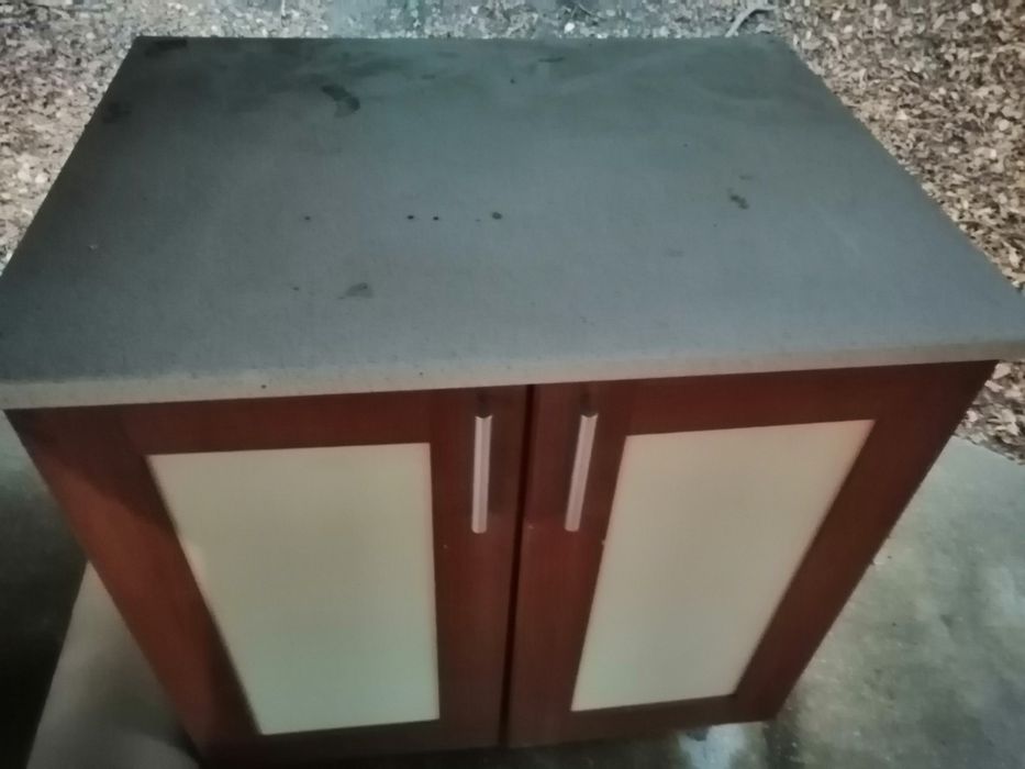 Vand corpuri mobila bucatarie