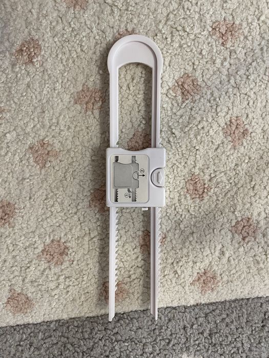 Blocatoare usi protectie copii