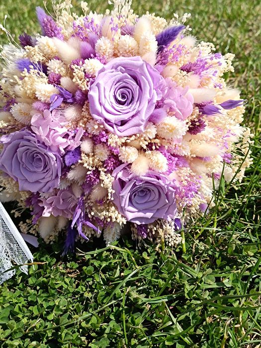 Buchete , cocarde,brățări, lumânări cununie și botez!