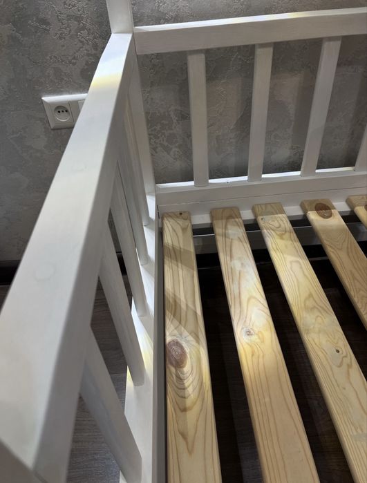 Кровать детская ввиде домика