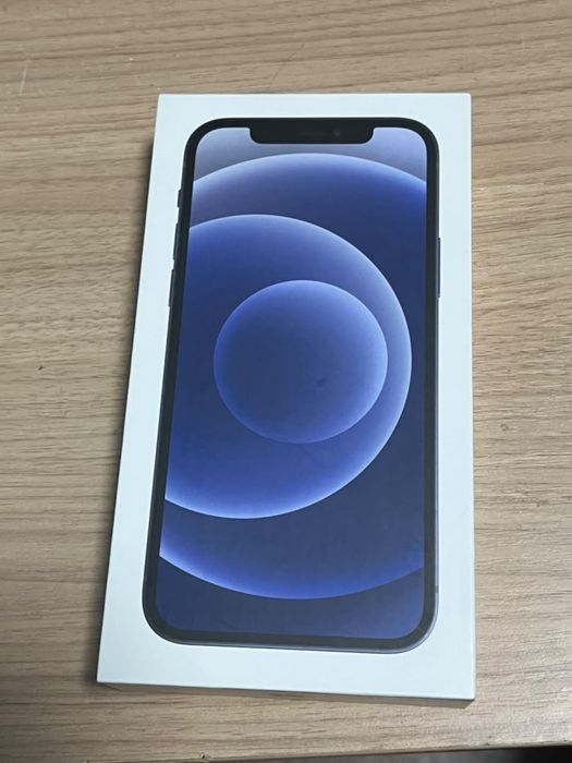 Продам Айфон 12
