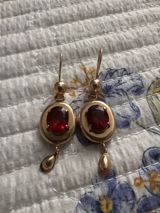 Продам серьги золото 585