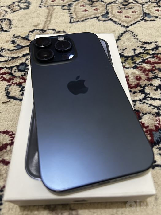 Iphone 15 pro  цвет Темный синый  (128GB)