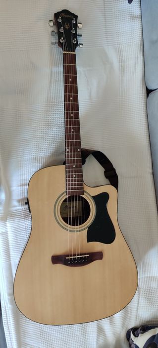 Chitara clasica cu acordor incorporat