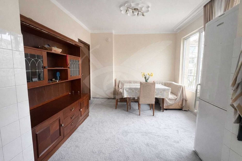 Дава се под наем Тристаен апартамент в Бургас, Възраждане - 107 кв.м за 428.91 € - Снимка #4