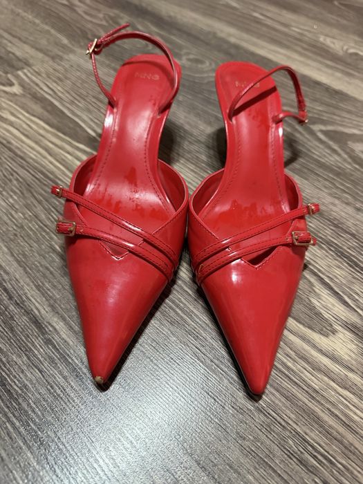 Продаются красные мюли