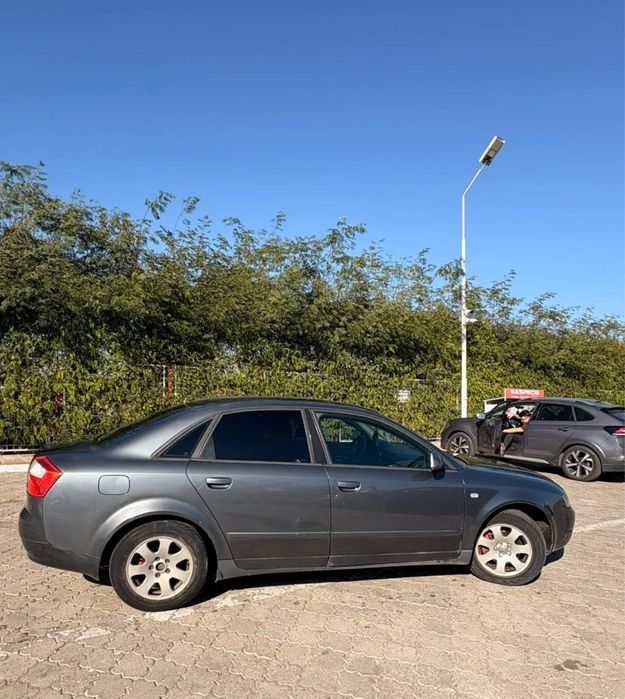 AUDI A4 2003 — imagine 2