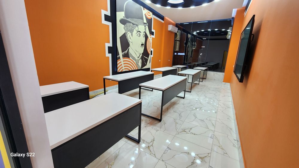 O'quv setrlari uchun stol va stullar