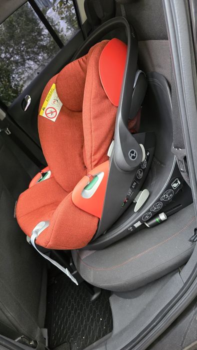Vand scaun auto pentru bebelusi/copii ca nou. Cybex Cloud Z + baza isofix