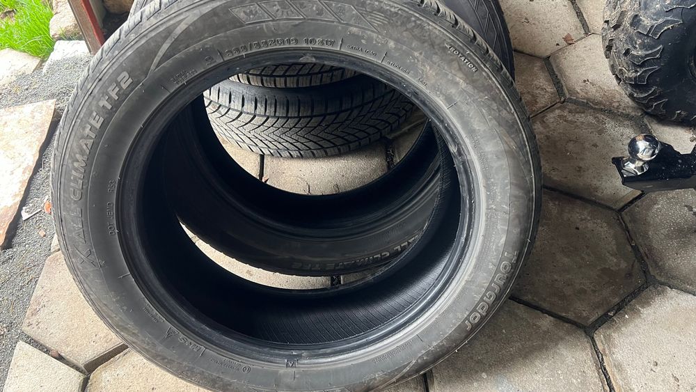 Всесезонни гуми Tourador X All Climate 235/55/19  отлично състояние