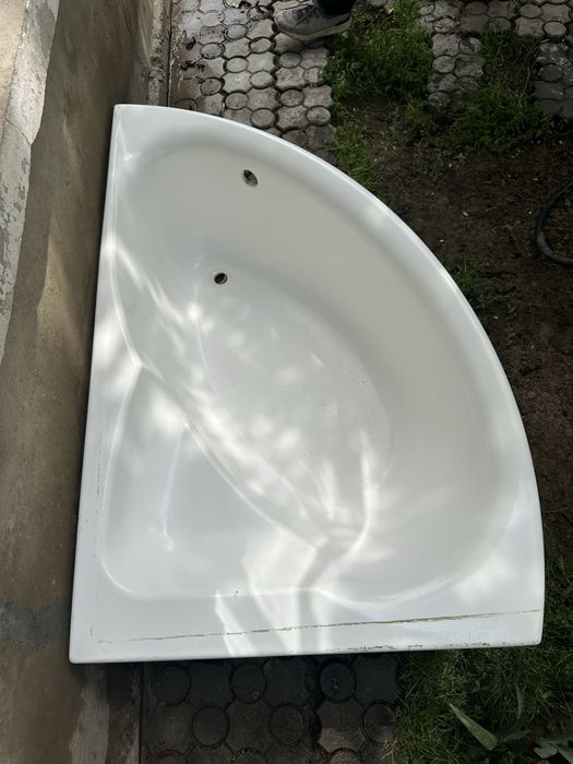 Vanna djakuzi srochniy sotiladi