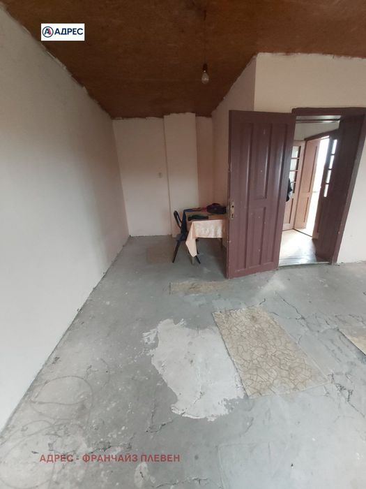Продава се Къща в с. Вълчитрън, Област Плевен - 120 кв.м за 119 €/кв.м - Снимка #2