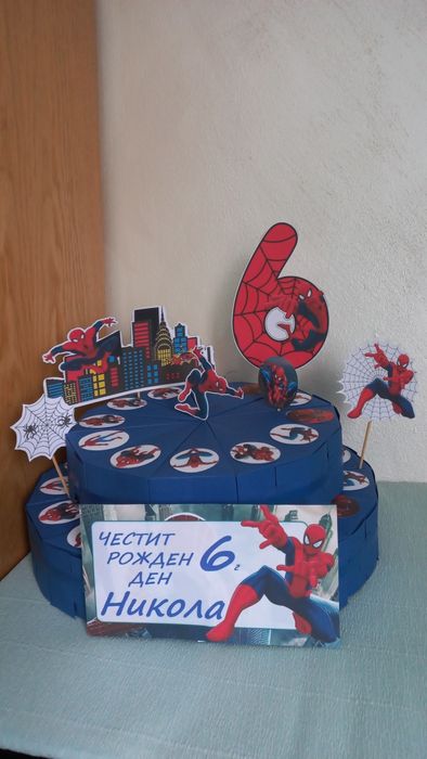 Картонена торта за детски рожден ден