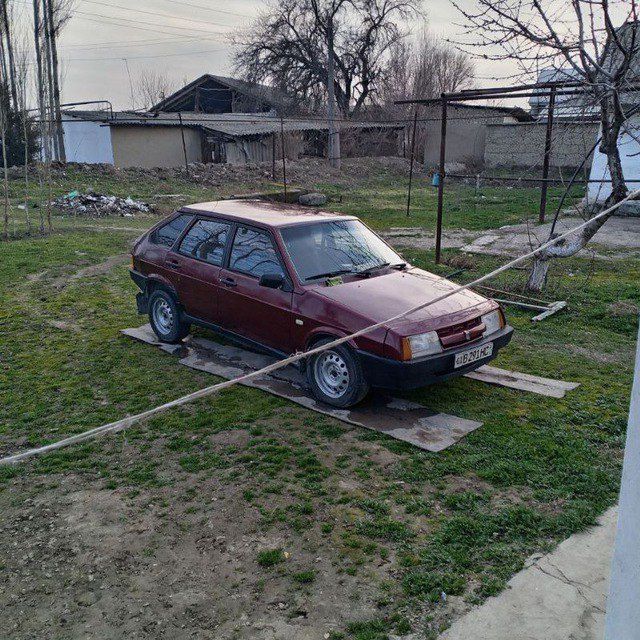 09 Lada moshinasi bor