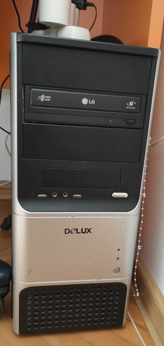 Компютър настолен