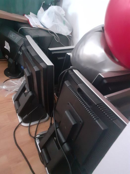 Vând Calculatoare complete 150 lei