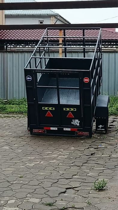 Прицеп сатылады.