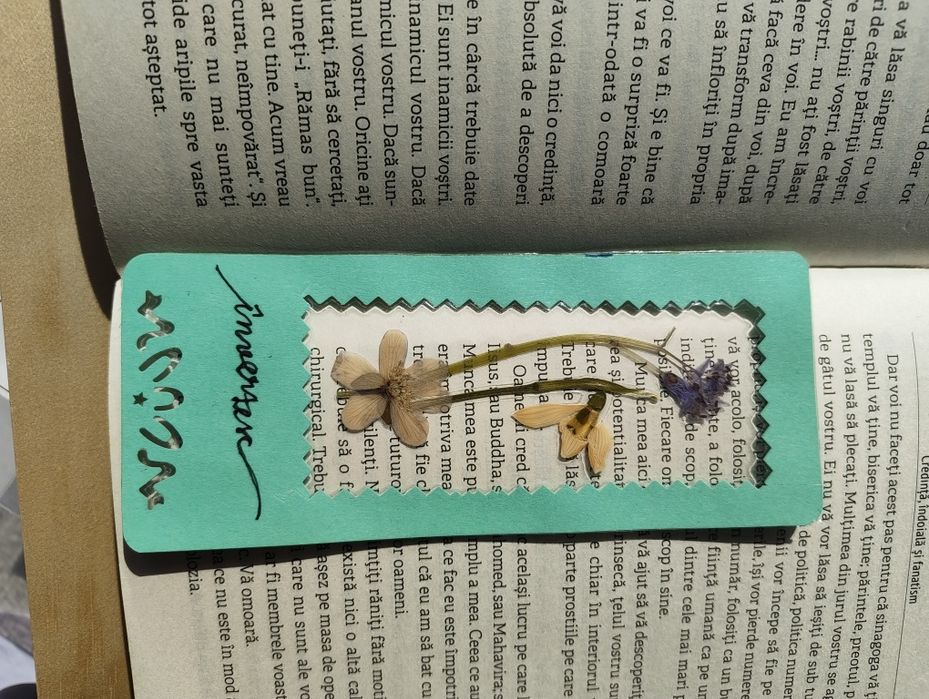 Semn de carte din plante presate unicat