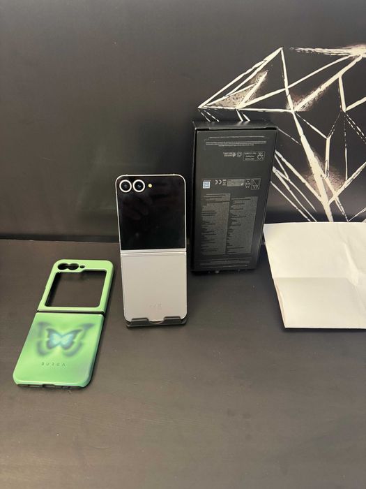 Samsung Galaxy Z Flip 6