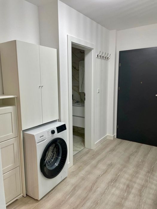 Prima inchiriere - apartament modern, curte proprie, parcare