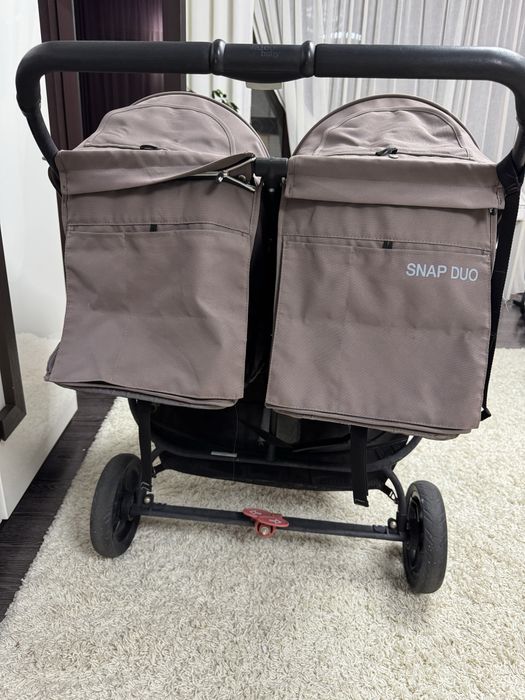 Коляска для двойняшек