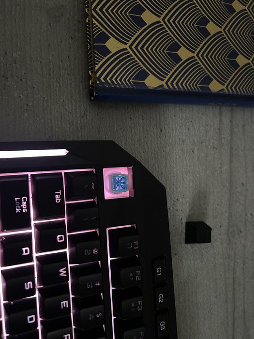 Tastatură SEMI MECANICA urage