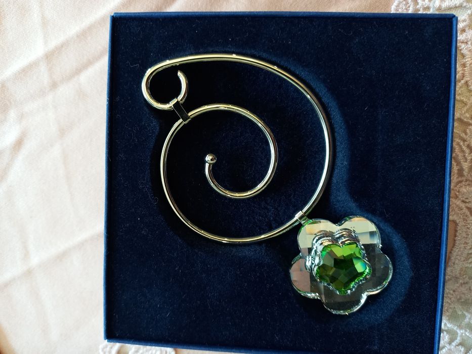 Swarovski наво ..