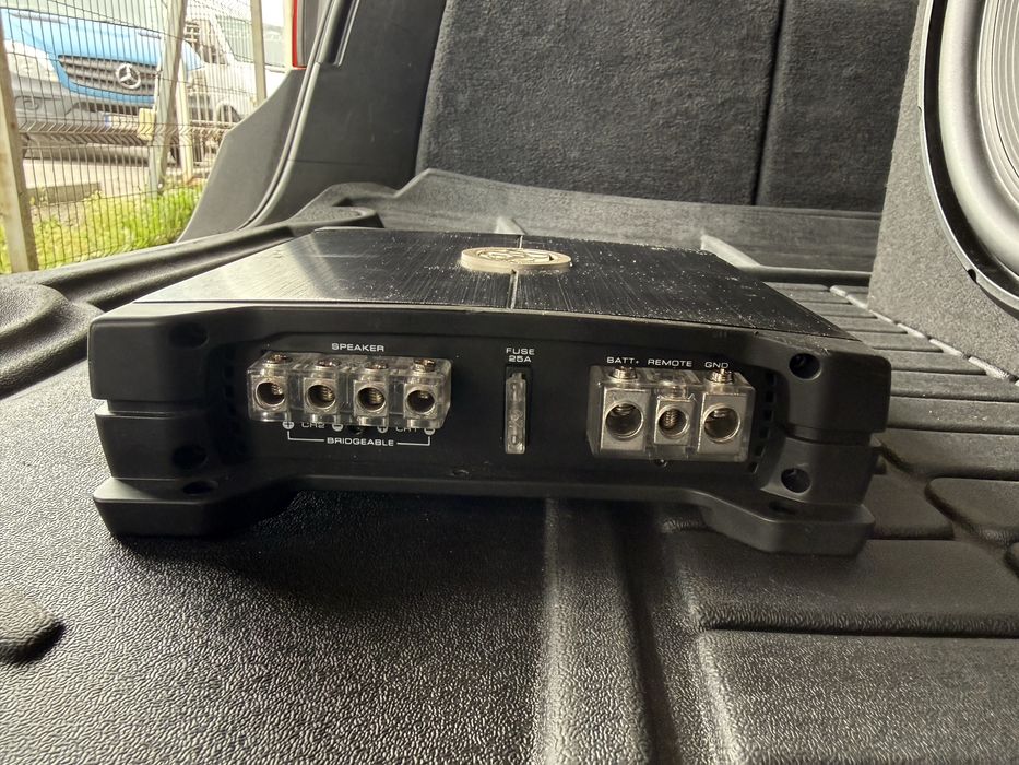 Суббуфер Pioneer TS-A300S4 + усилвател за кола DLS