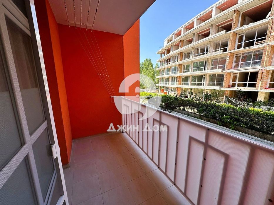 Продава се Двустаен апартамент в к.к. Слънчев бряг - 48 кв.м за 1188 €/кв.м - Снимка #2