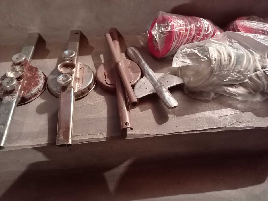 Буркани различни видове и затварачки!