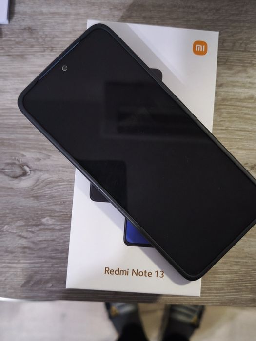 Продавам Redmi Note 13  - 8/256