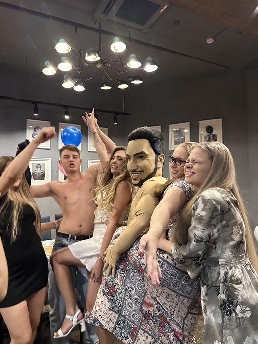 Аниматор взрослые , ростовые куклы