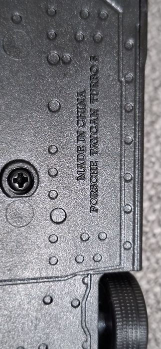 VÎND machetă PORSCHE MAYCAN TURBO S din metal de colecție