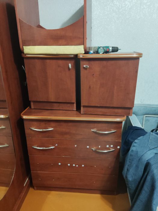 Продам дверь комод итд
