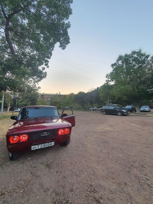 Lada 2106 sotiladi
