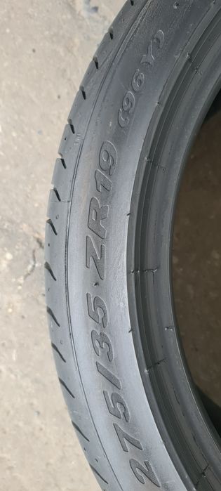 4 anvelope vara Pirelli,fata 245/40/19,spate 275/35/19