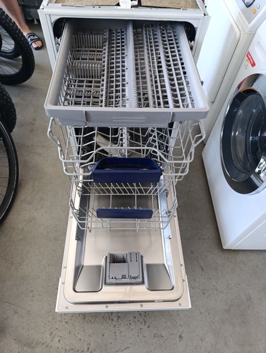 Съдомиялна за вграждане Siemens 45см