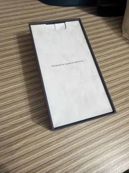Продам iphone 8 64gb с коробкой