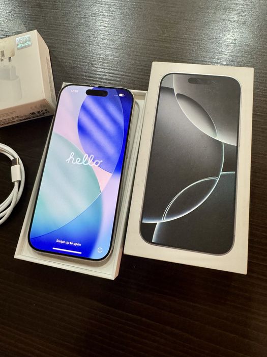 Айфон 16 pro на 256 White Titanium