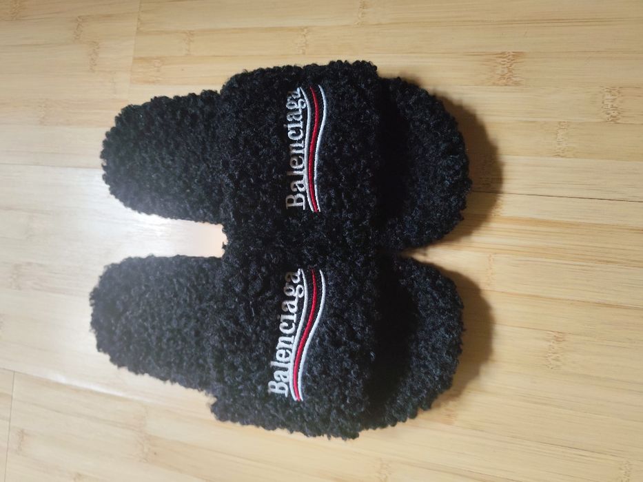 Papuci/Șlapi Pufoși Balenciaga Furry Logo