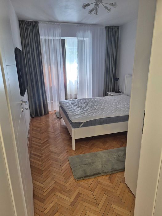 Inchiriez Apartament 3 Camere - DRISTOR - CENTRAL - Loc Parcare, Mobila noua — fotografia 1