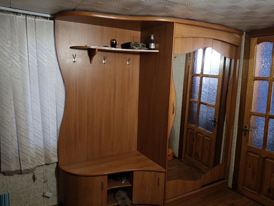 Продам прихожую 20000