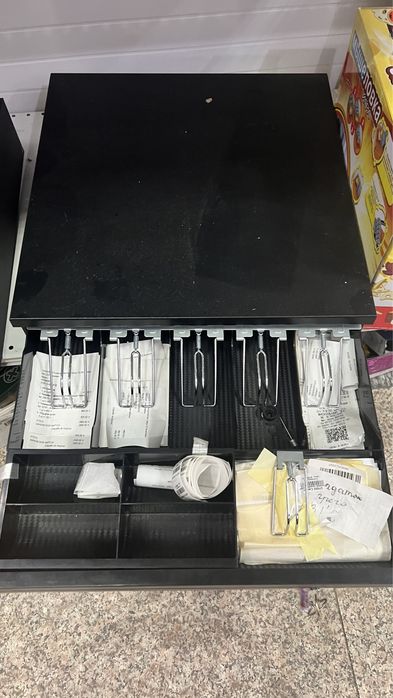 Продам кассовый ящик