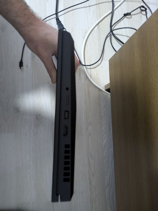 Thinkpad p15 Gen1, i7 10750H, 32 gb ram, 4k, Nvidia Quadro 1000 4gb