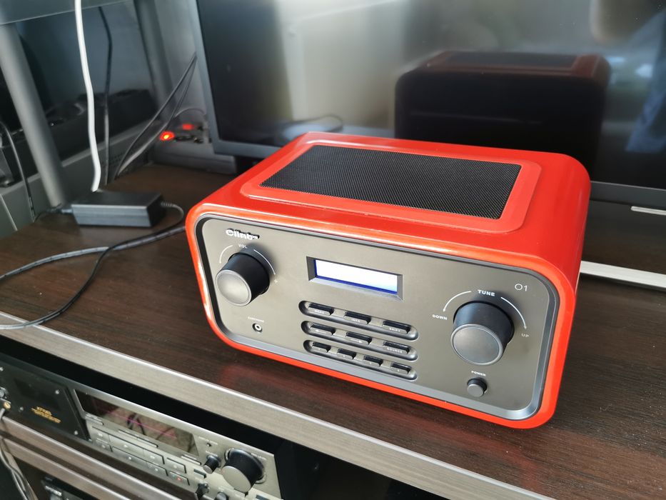Radio internet Clint si Bluesound pulse flex
